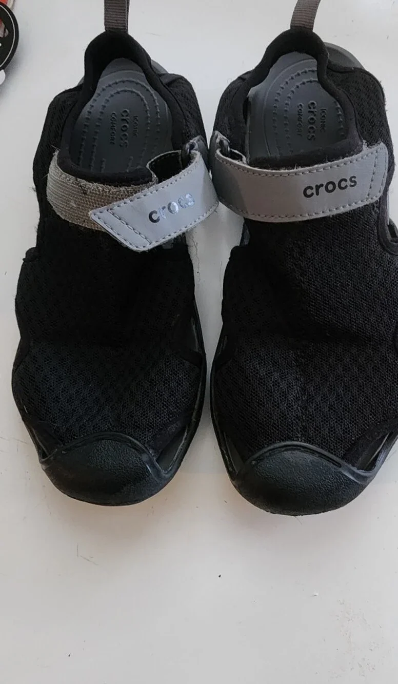 CROCS Men's Black Mesh Water-Friendly Sandal